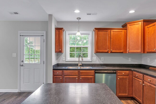 Building Photo - 202 Cottage Brook Ct