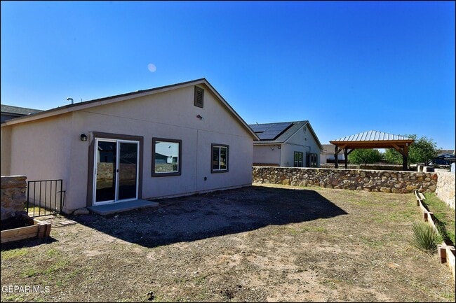 Building Photo - 14945 Tierra Escape Ave