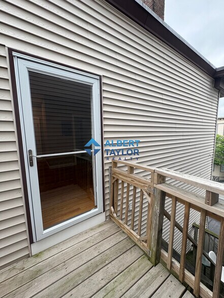 Building Photo - 1084 Dorchester Ave