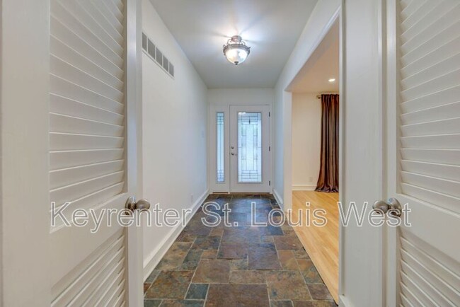 Building Photo - 10602 Tioga Ct