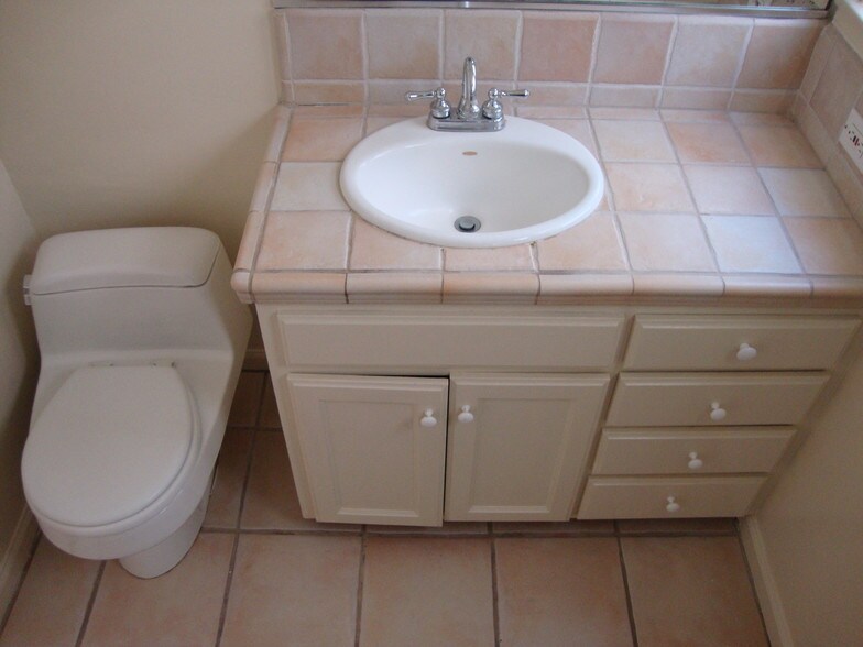 Bathroom sink - 812 Bard St