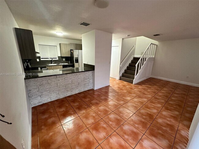 Building Photo - 6235 SW Kendale Lakes Cir