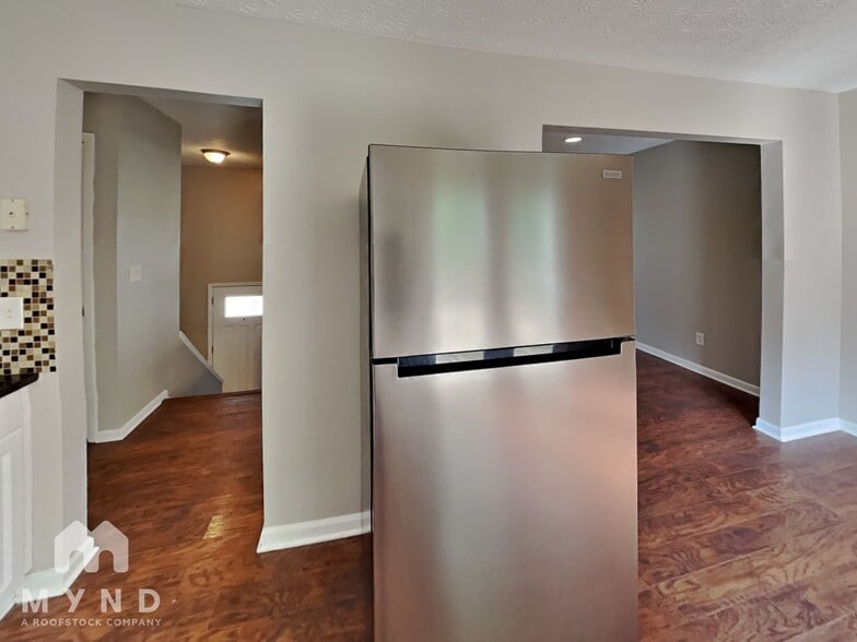 Building Photo - 830 Upwoods Dr