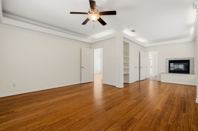 Building Photo - 14207 Woodville Gardens Dr