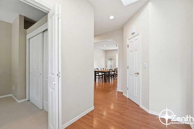 Building Photo - 2103 NE 161st Pl