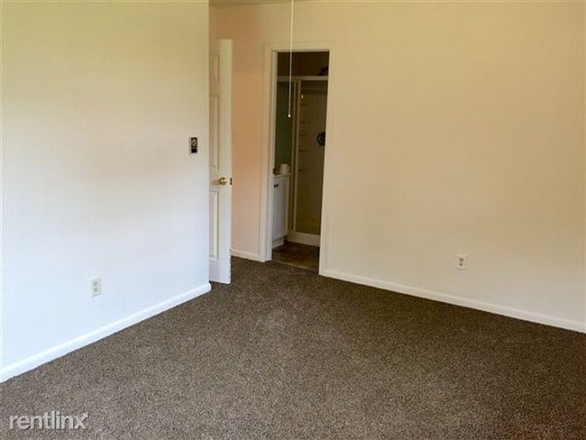 Building Photo - 1405 Arbutus Dr
