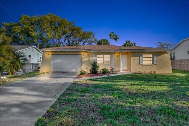 Building Photo - 124 Crystal Beach Ave