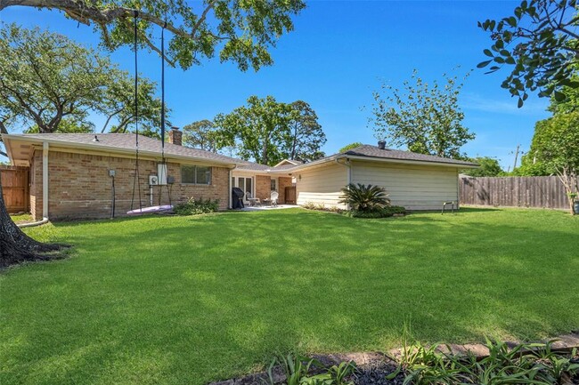 Building Photo - 1727 Shannon Valley Dr