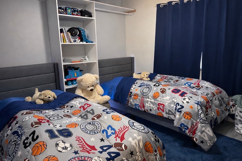 Building Photo - 9302 Sierra Vista Cir