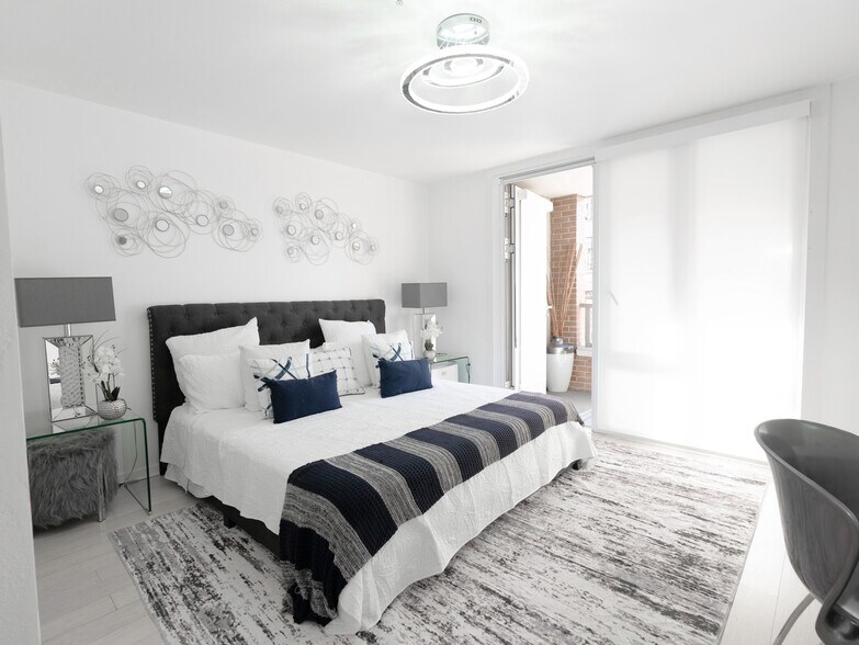 Building Photo - 88 King St