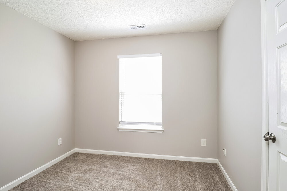 Building Photo - 2749 Fairstone Ave