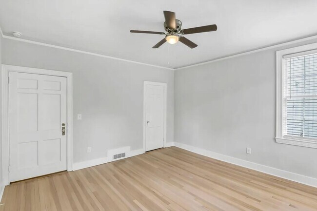 Building Photo - Pre-Leasing for the 26-27 School Year! - H...