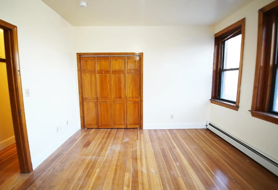 Building Photo - 369 Centre St