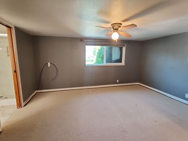 Building Photo - Your Next Home in the Heart of Richland — ...