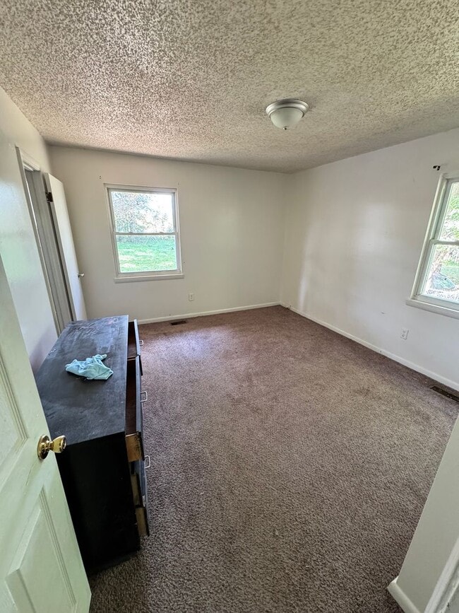 Building Photo - (Currently working on the property) 3/2 in...