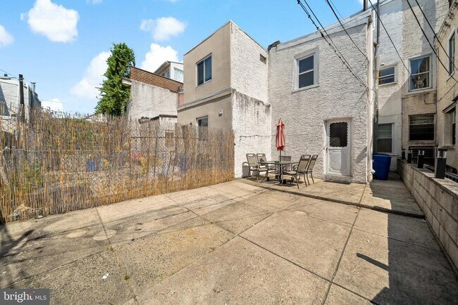 Building Photo - 1304 Jackson St