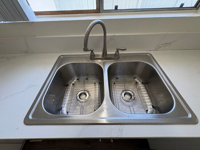 Building Photo - 2244 E Joana Dr