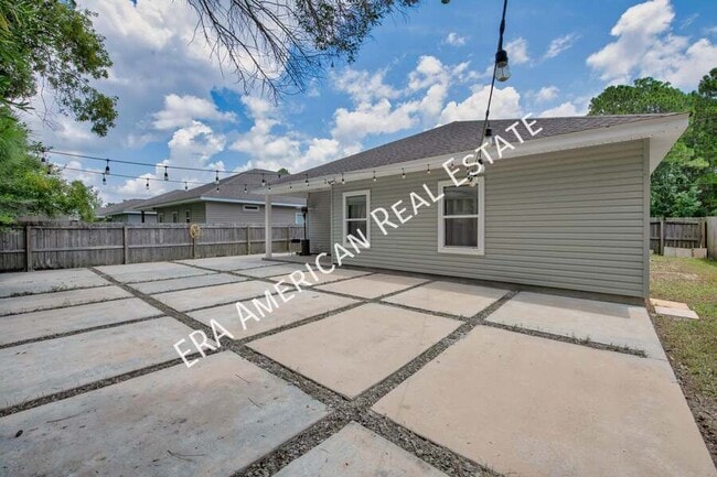 Building Photo - 2269 Tom St