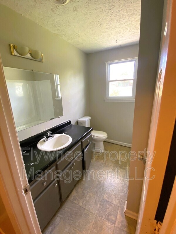 Building Photo - 780 Garrison Dr