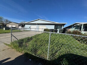 Building Photo - Samantha Way