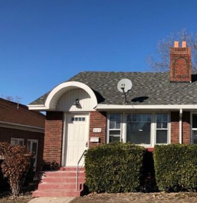 Building Photo - 23rd Duplex