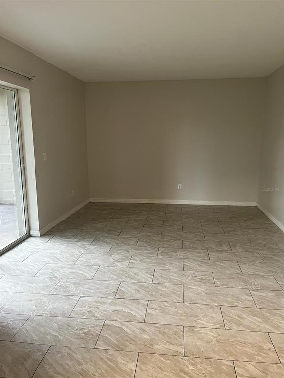 Building Photo - 5885 Dahlia Dr