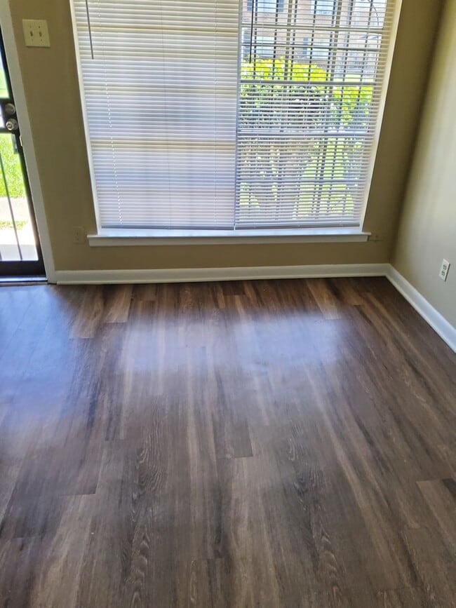 Building Photo - 3677 Hillbrook Rd