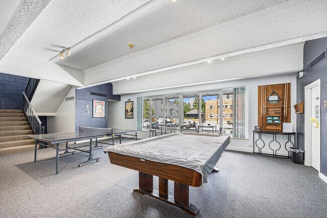 Building Photo - Spacious 1 bedroom home in the heart of Capital Hill! 1 Reserved Parking Space and Storage Unit!