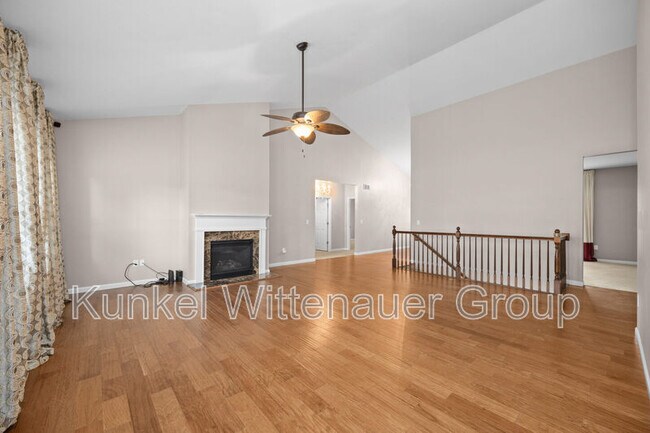 Building Photo - 105 Forest Oaks Dr