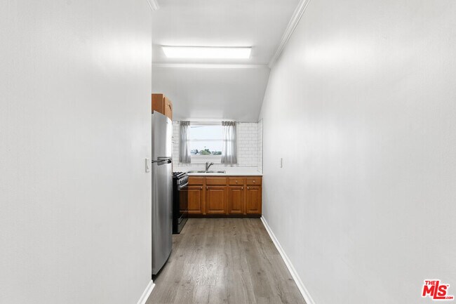 Building Photo - 4125 S Figueroa St