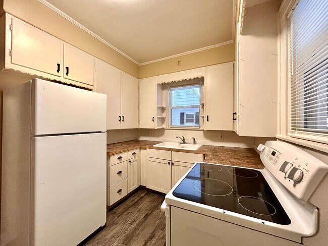 Building Photo - Three Bedroom Home in Northeast Grand Rapids