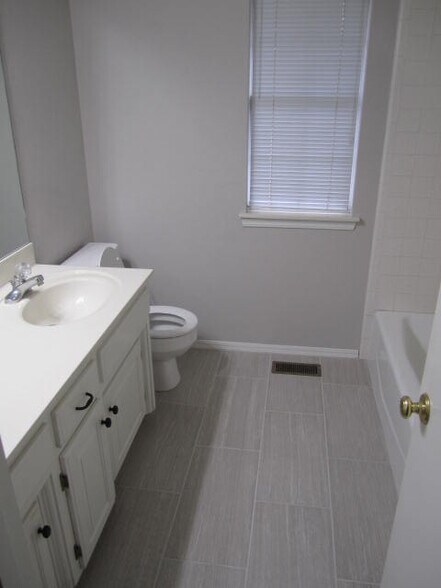 Building Photo - 1401 Copperfield Dr