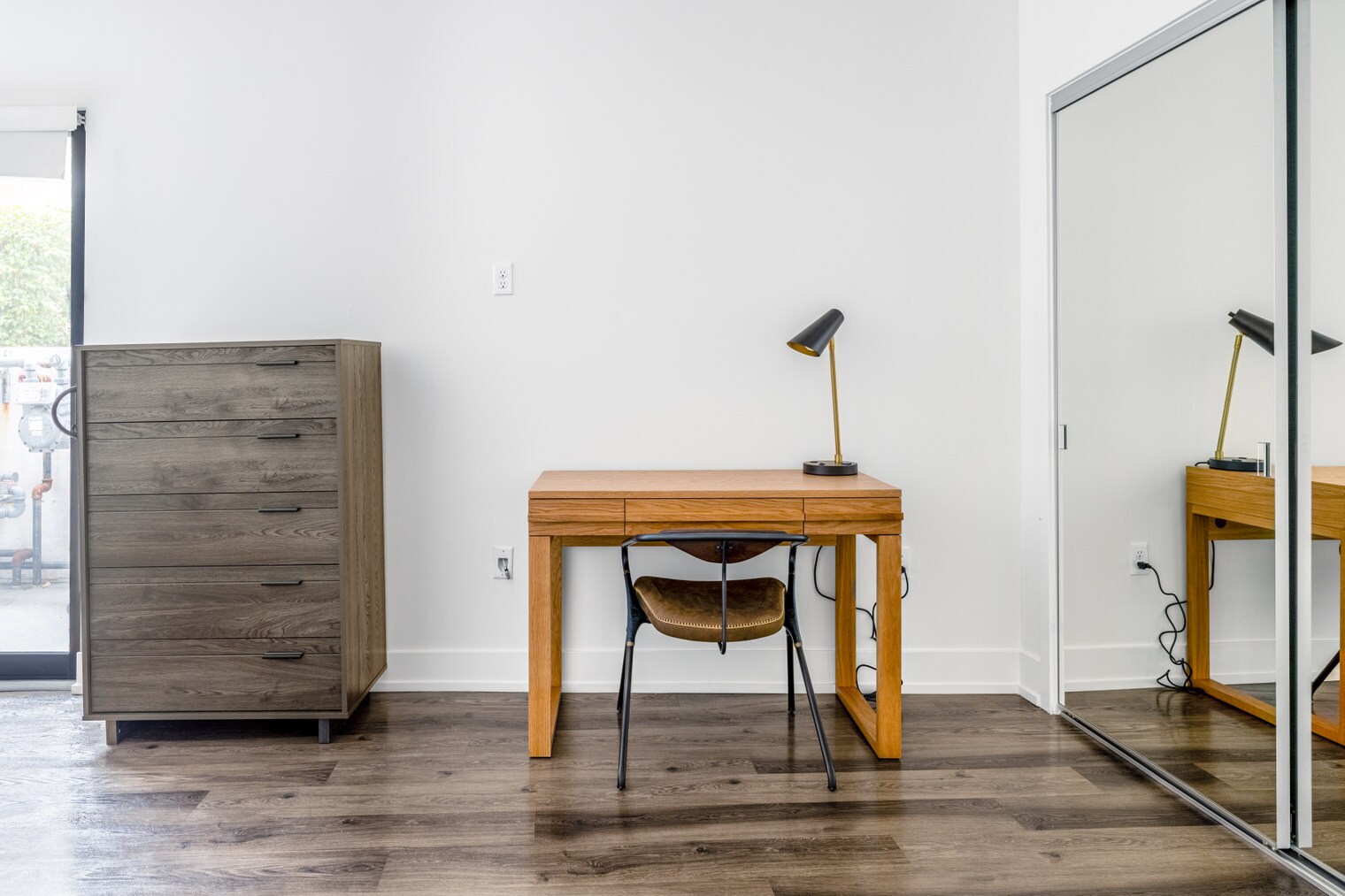 Building Photo - 129 S Kings Rd