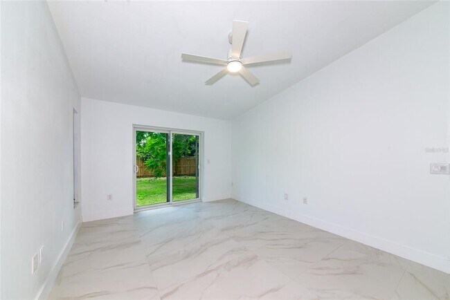 Building Photo - 1658 Ridgewood Ln