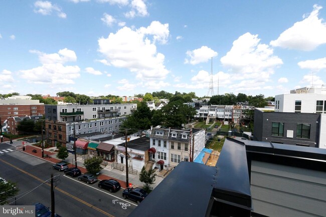 Building Photo - 818 Kennedy St NW