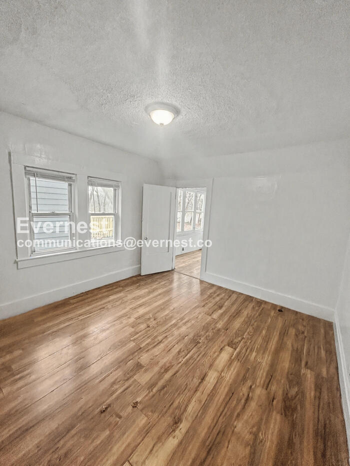 Building Photo - 3880 W 37th St