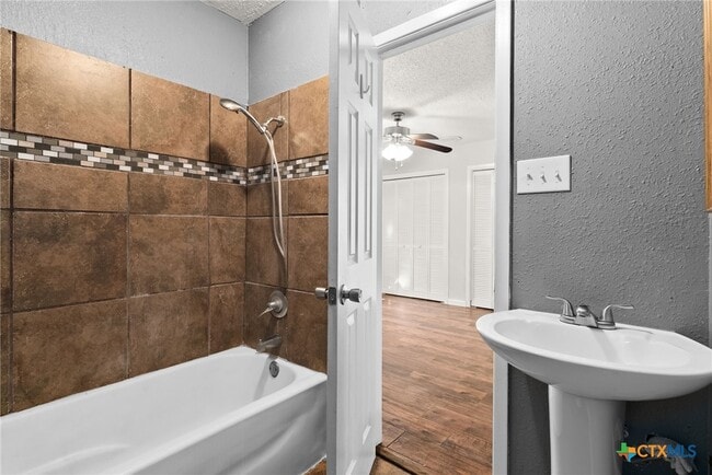 Building Photo - 2309 Hidden Hill Dr