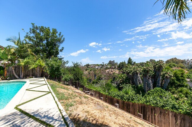 Building Photo - Welcome to Your Dream Home in Sunny San Di...