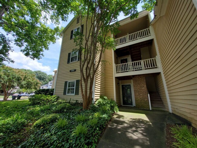 Building Photo - 3200 Selwyn Farms Ln