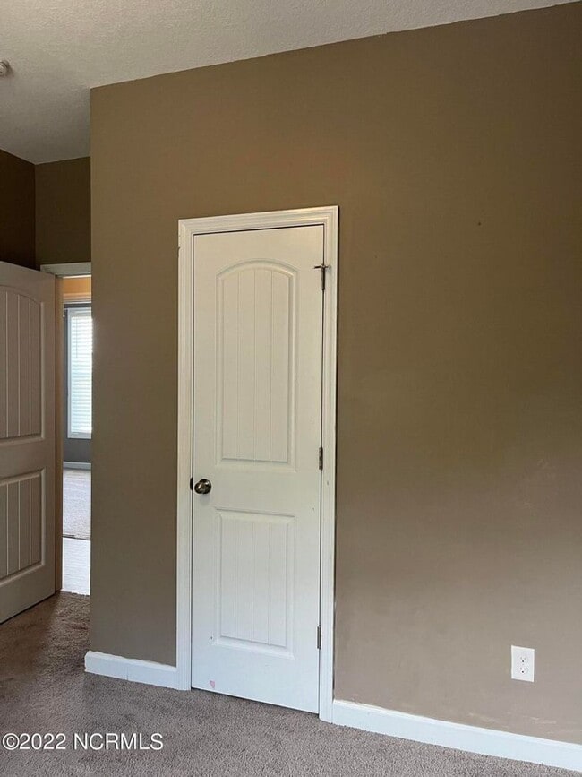 Building Photo - Welcome to Dairyfarm Road!