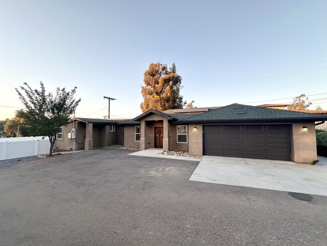 Primary Photo - 2315 Tavern Rd