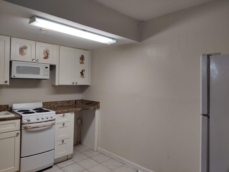 Building Photo - 2506 S Ocean Blvd