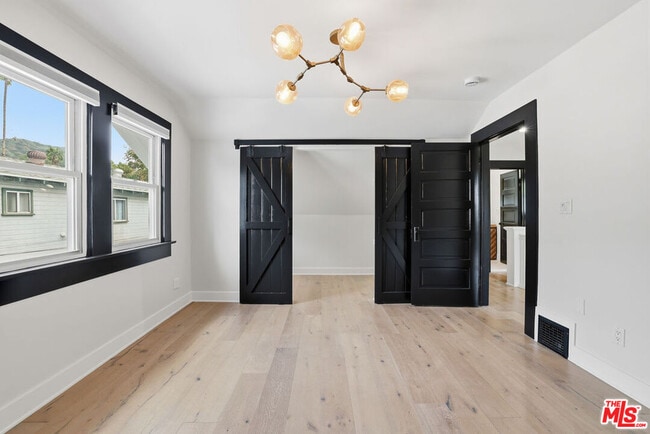 Building Photo - 5226 Rockland Ave