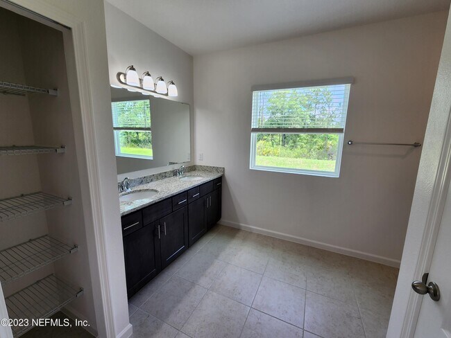 Building Photo - 3256 Crocus Ln