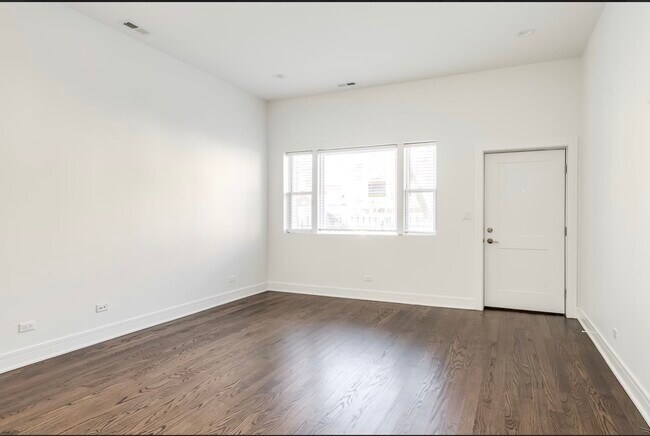Building Photo - 1737 W 17th St