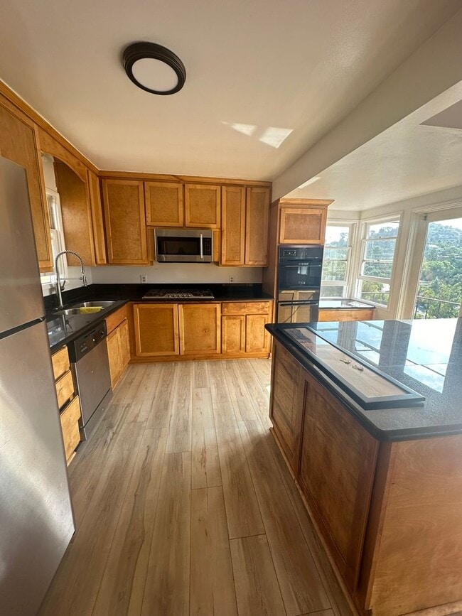 Building Photo - Mt Helix - Beautiful 3 bedroom 1.5 bathroom