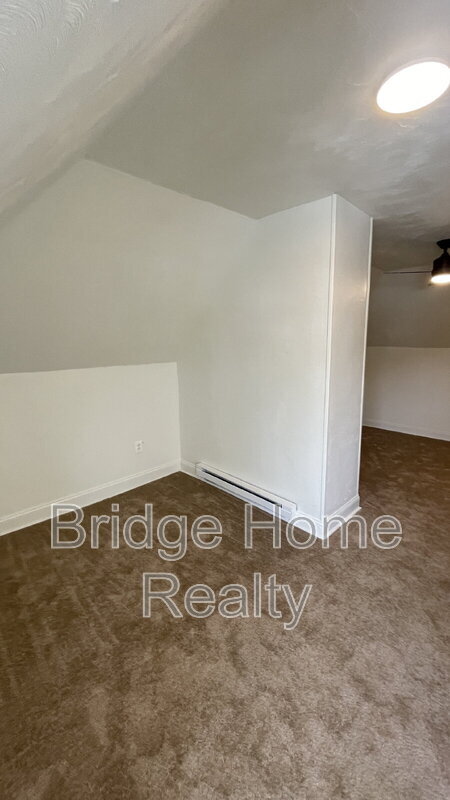 Building Photo - 319 N Balph Ave
