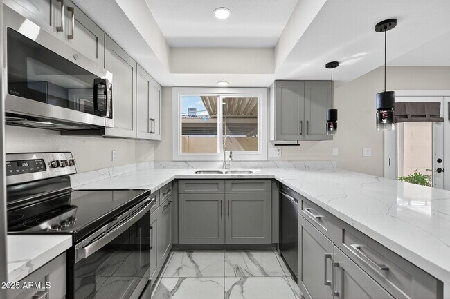 Building Photo - 1339 N 44th St