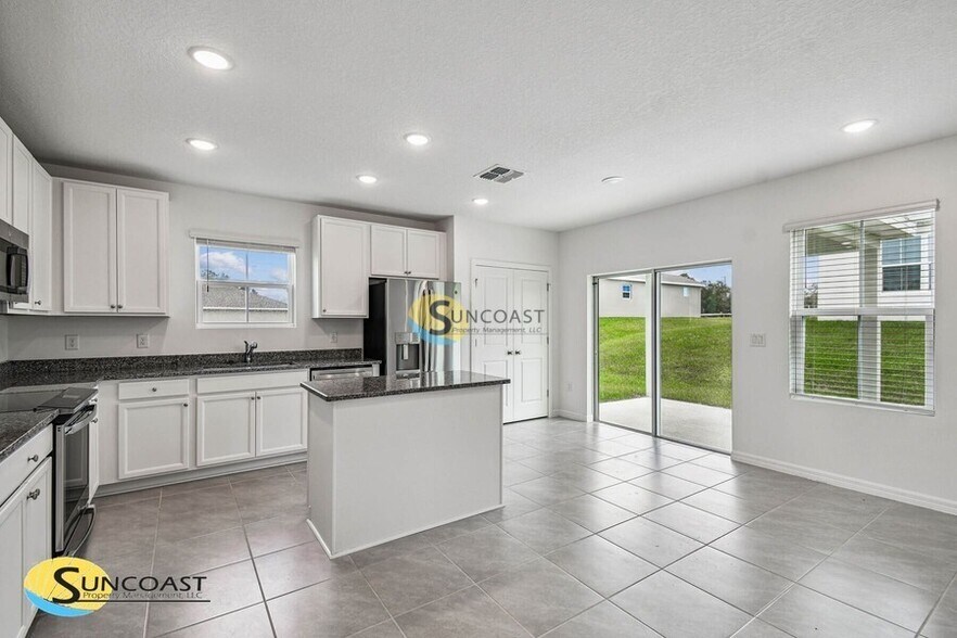 Building Photo - 8271 N Wakefield Dr