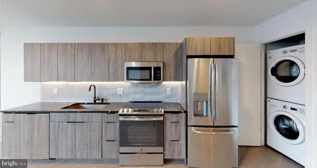 Building Photo - 1 Brown St